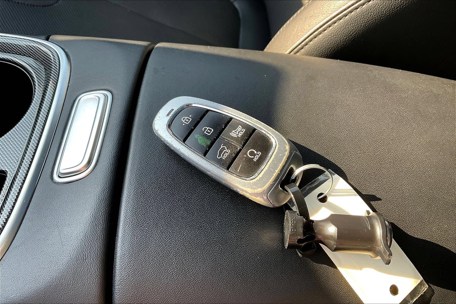 Used 2022 Hyundai Santa Fe SEL w/ Convenience + Premium Package FWD image 34