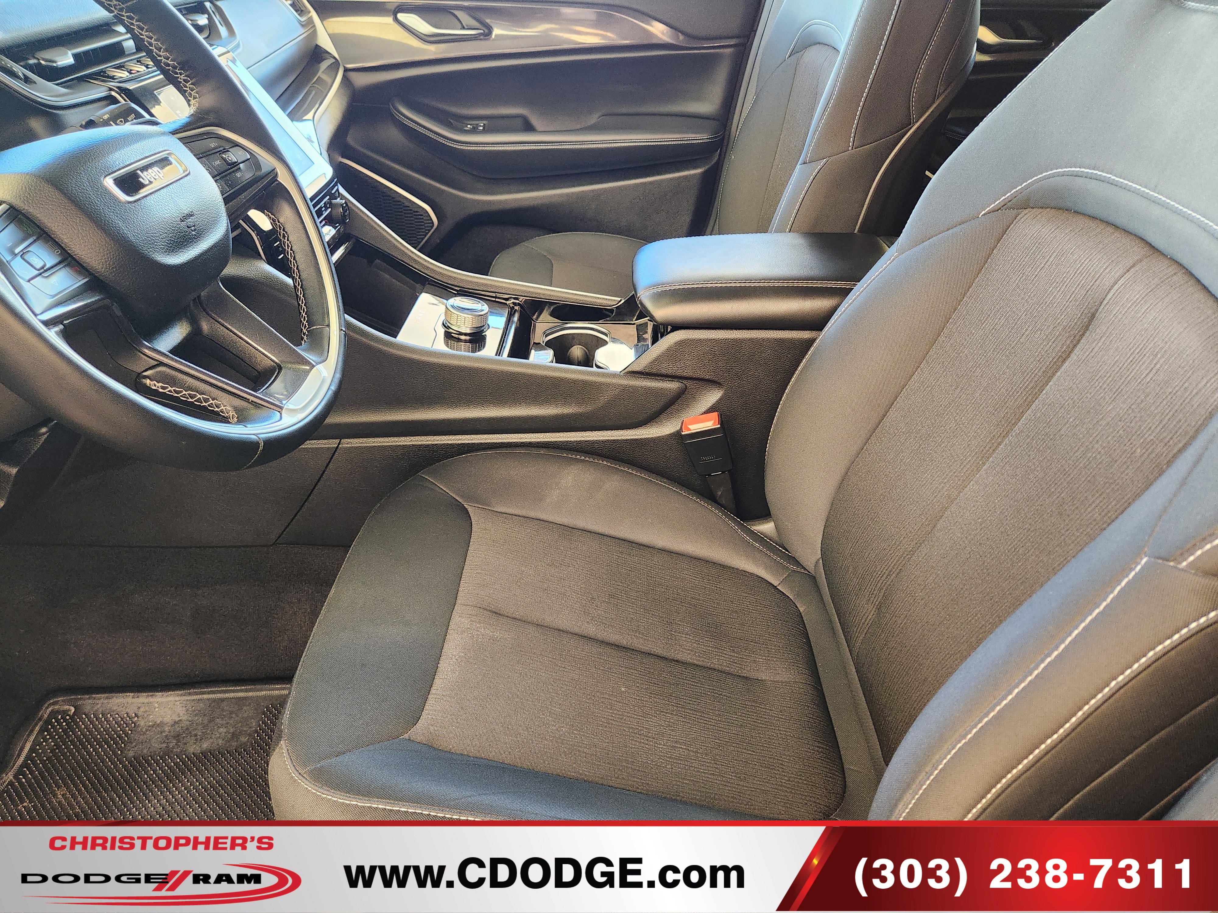 Used 2022 Jeep Grand Cherokee L Laredo w/ Luxury Tech Group I AWD/4WD image 16