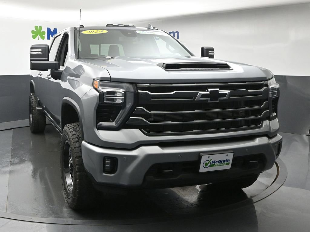 Used 2024 Chevrolet Silverado 2500 LTZ w/ LTZ Plus Package AWD/4WD image 4