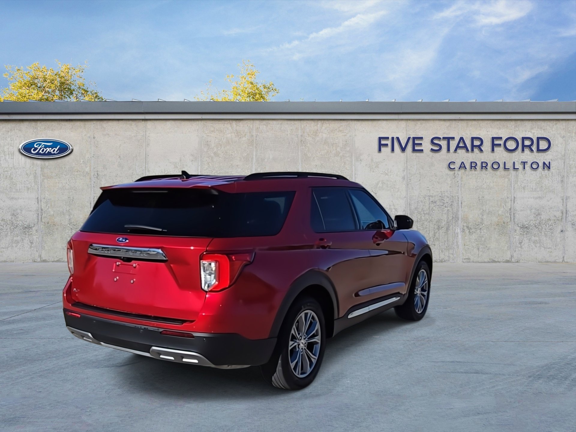 Used 2023 Ford Explorer XLT w/ Equipment Group 202A image 9