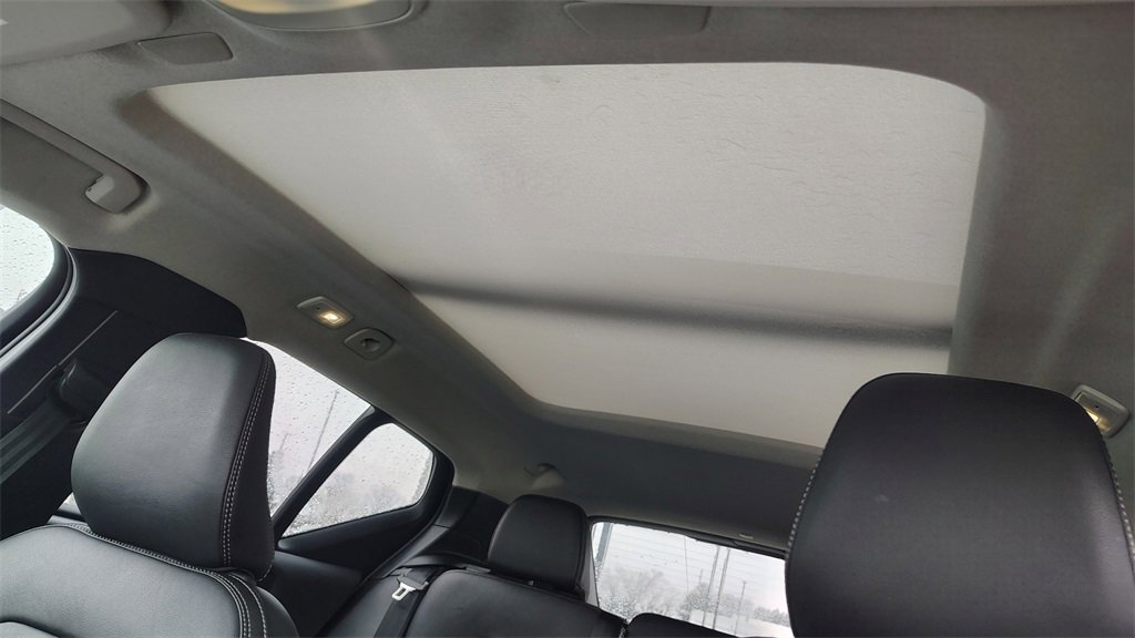 Certified 2025 Volvo XC40 B5 Plus image 24