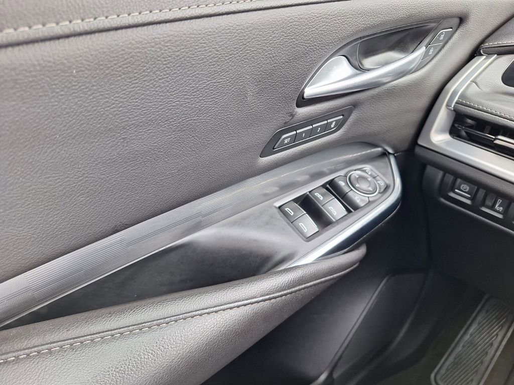 Certified 2024 Cadillac XT4 Premium Luxury image 18