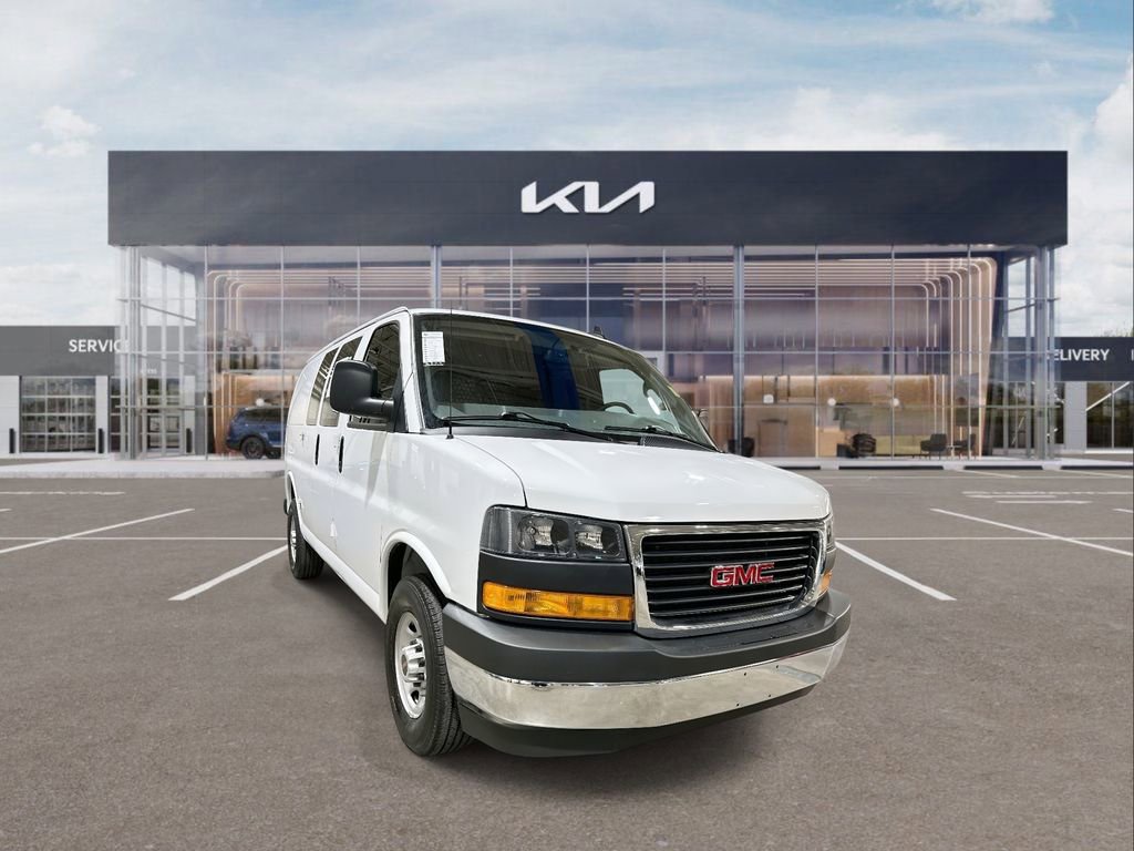 Used 2024 GMC Savana 2500 w/ Driver Convenience Package image 2
