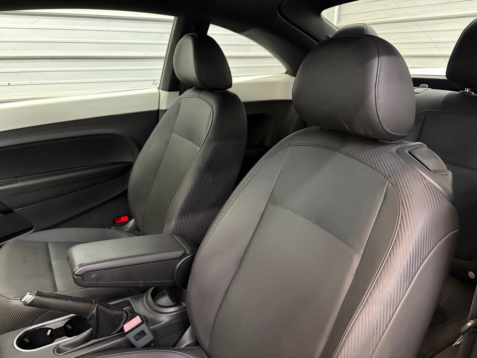 Used 2013 Volkswagen Beetle TDI FWD image 11