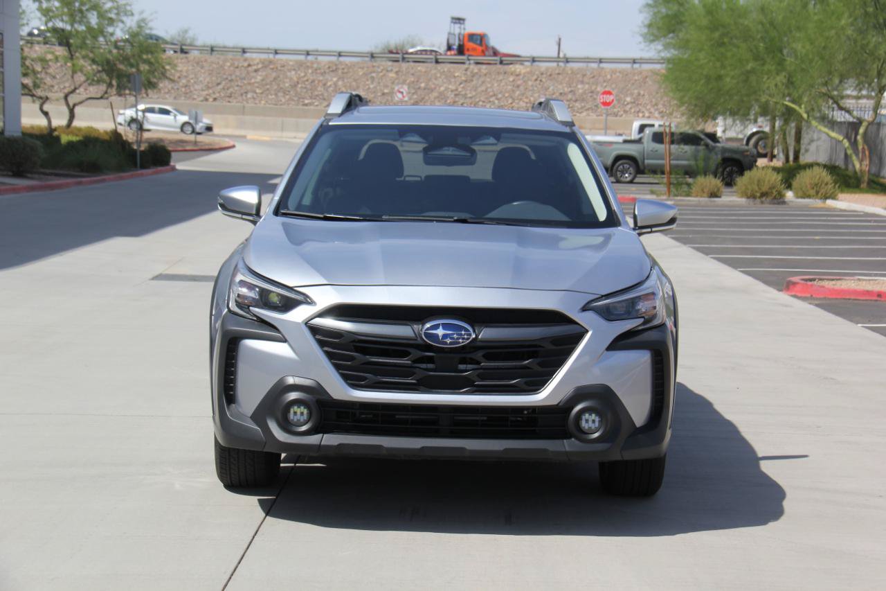 Used 2025 Subaru Outback Touring XT AWD/4WD image 2