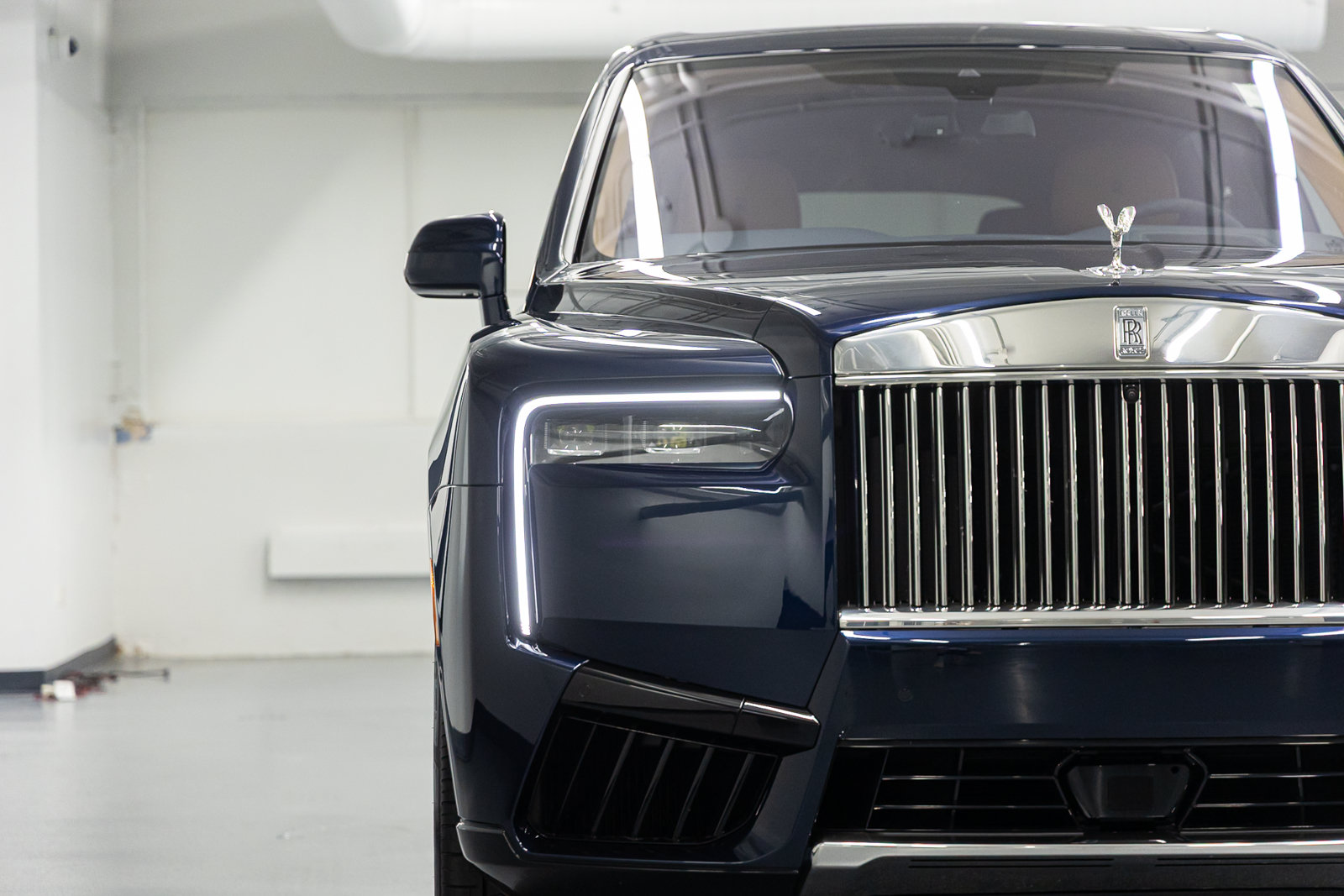 Certified 2025 Rolls-Royce Cullinan AWD/4WD image 9