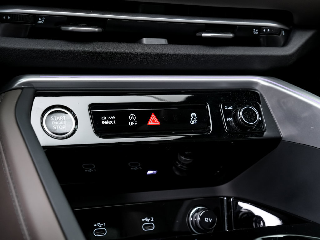 Certified 2025 Audi Q5 Premium Plus w/ Premium Plus AWD/4WD image 17