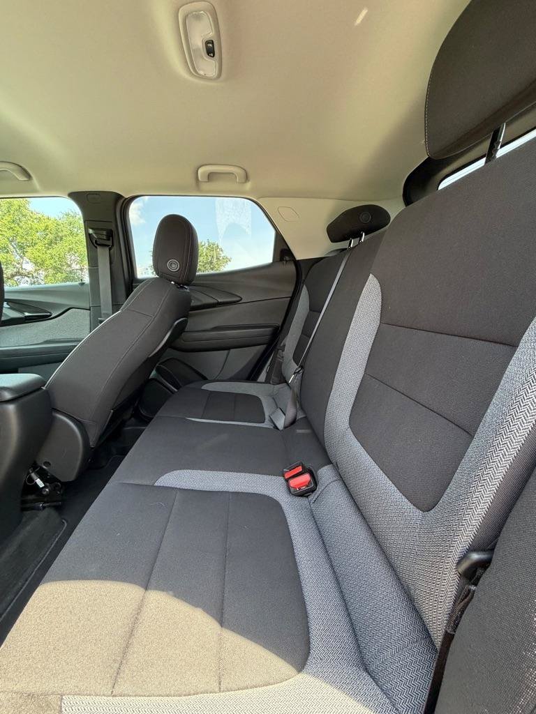 Used 2023 Chevrolet TrailBlazer LT FWD image 12