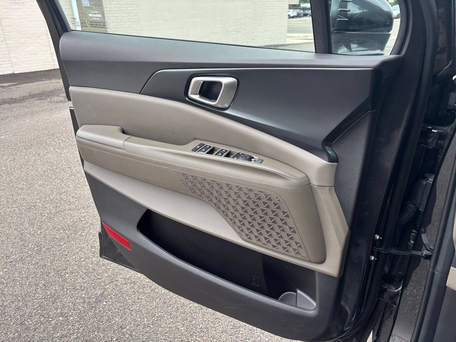 Used 2026 Kia Carnival FWD image 18