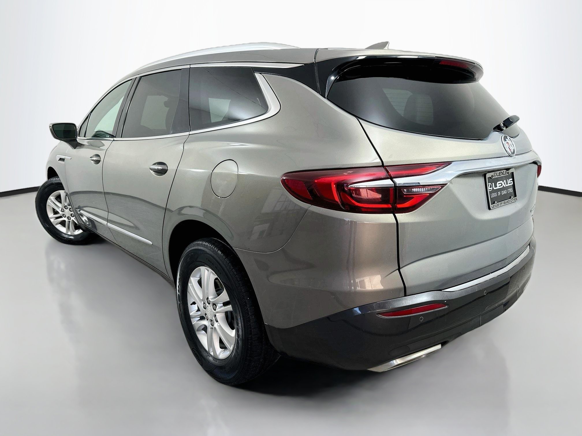Used 2019 Buick Enclave Essence AWD/4WD image 5