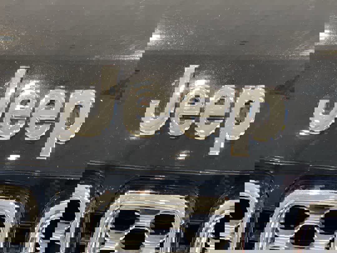 Used 2017 Jeep Grand Cherokee Summit image 10