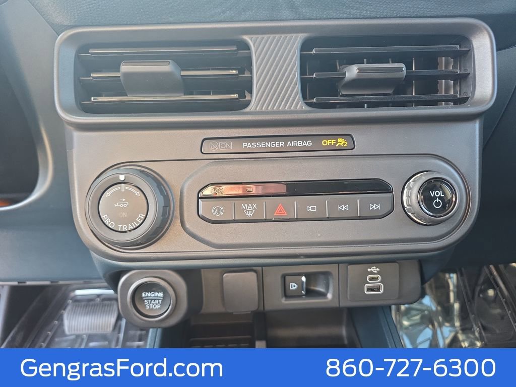 Certified 2025 Ford Maverick Lariat w/ Black Appearance Package image 42