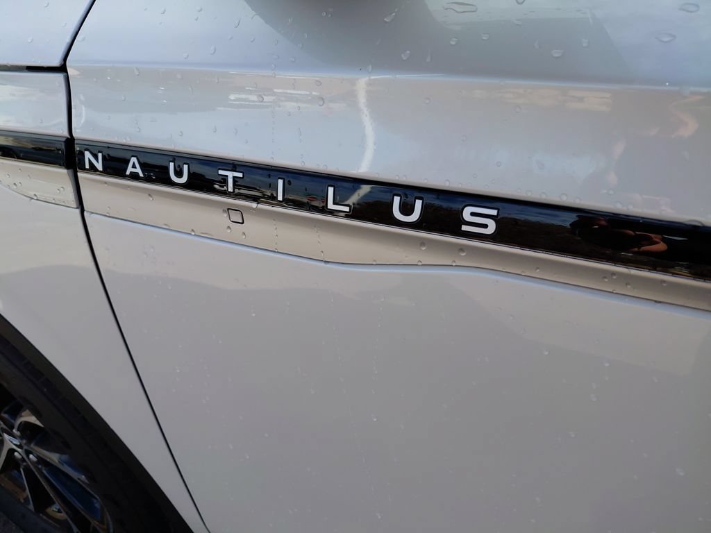 New 2026 Lincoln Nautilus Premier AWD/4WD image 5