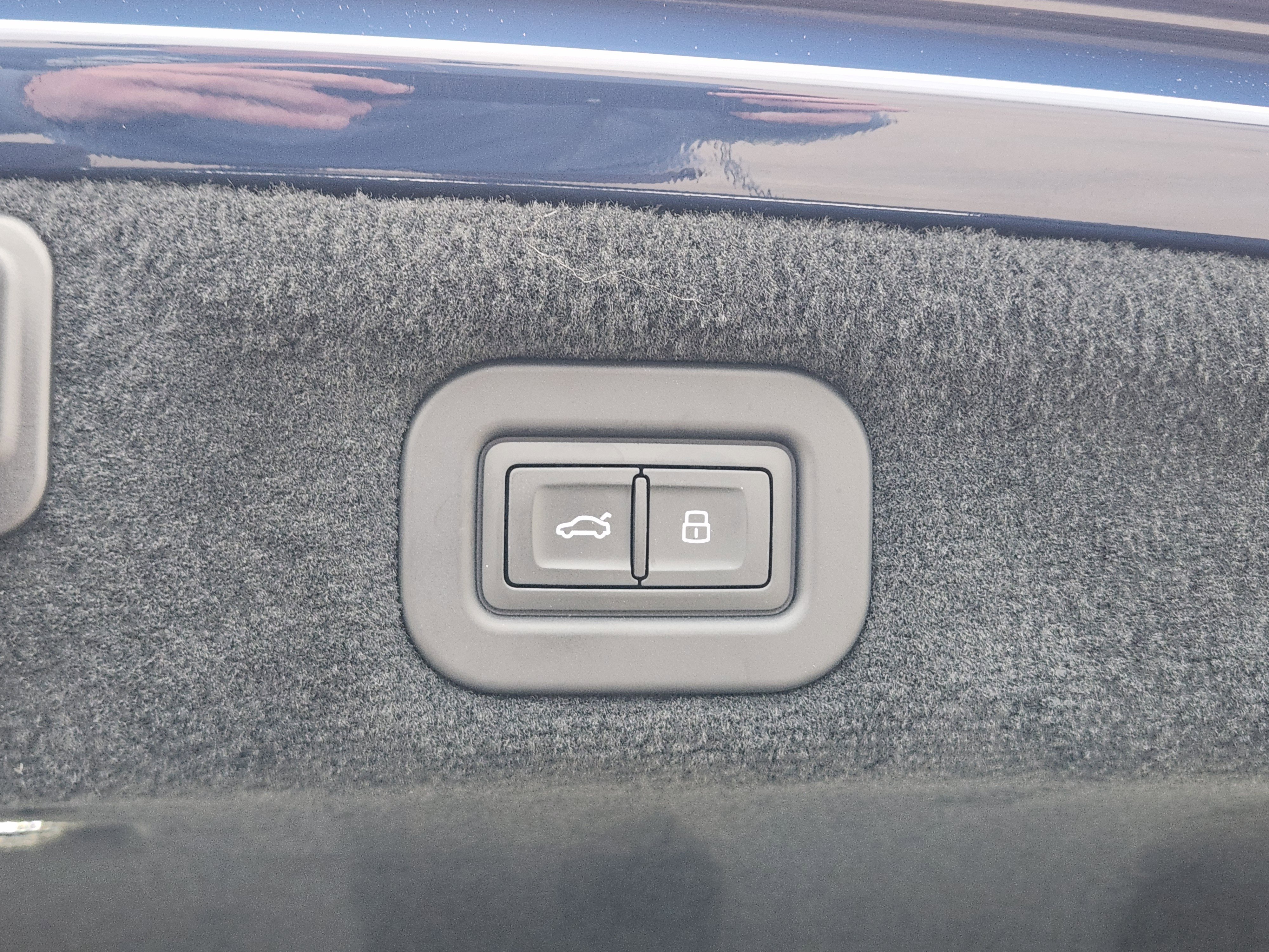 Used 2021 Bentley Flying Spur W12 image 34