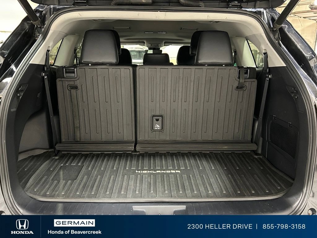 Used 2020 Toyota Highlander XLE AWD/4WD image 30
