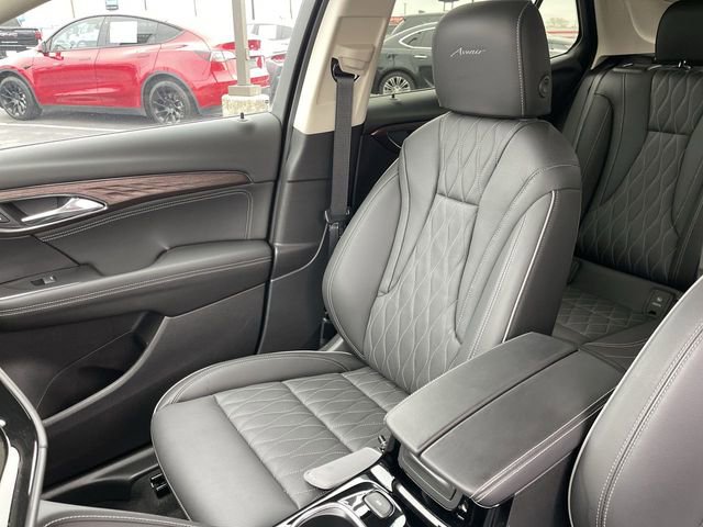Used 2023 Buick Envision Avenir image 25