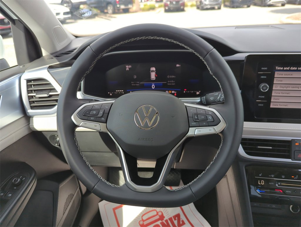 New 2025 Volkswagen Taos SE image 21