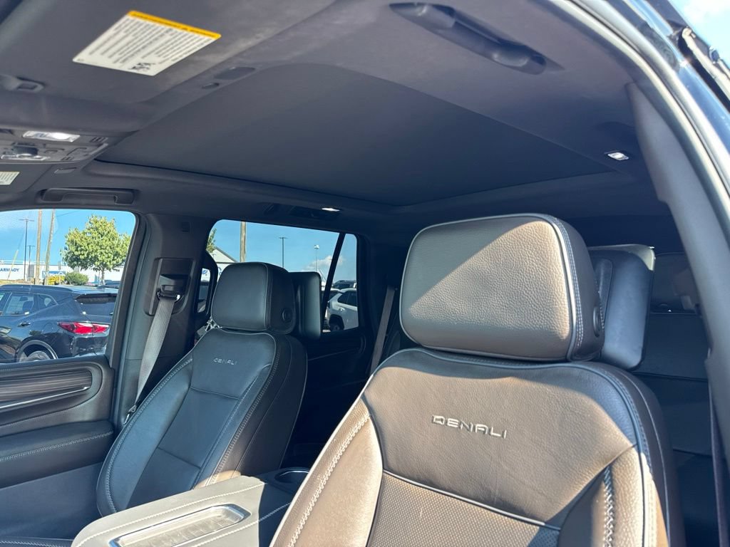 Used 2024 GMC Yukon Denali w/ Advanced Technology Package AWD/4WD image 15