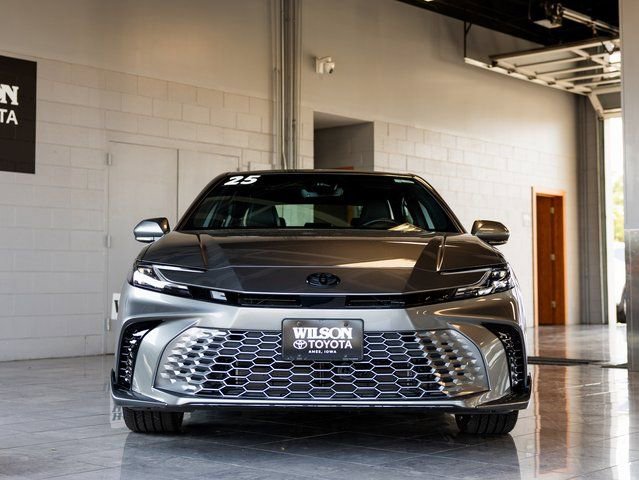 Used 2025 Toyota Camry XSE image 3