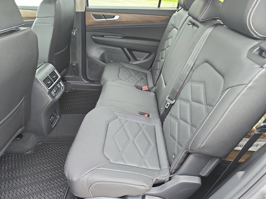 New 2026 Volkswagen Atlas SE FWD image 33
