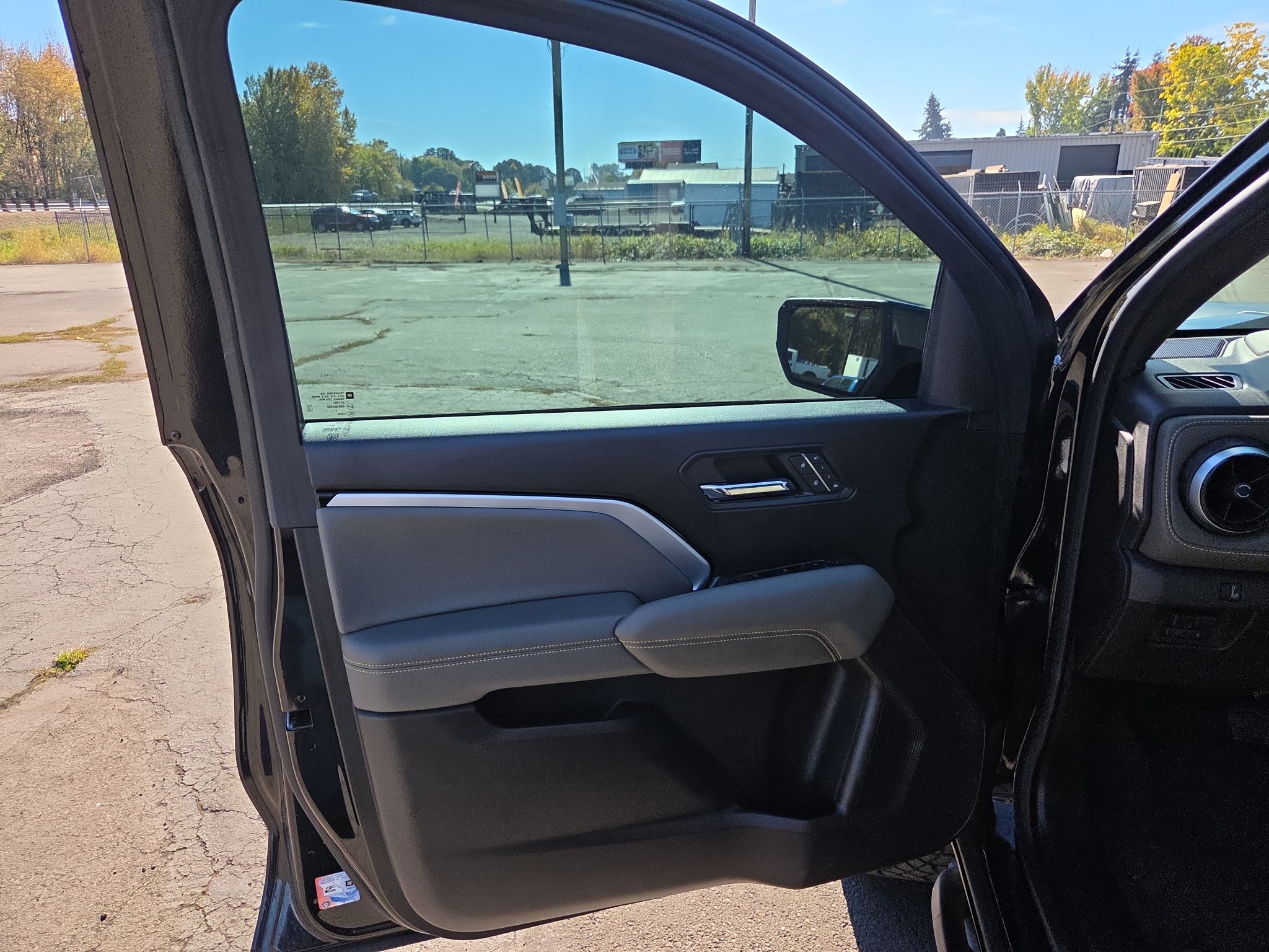 Used 2023 Chevrolet Colorado ZR2 w/ ZR2 Convenience Package III AWD/4WD image 14