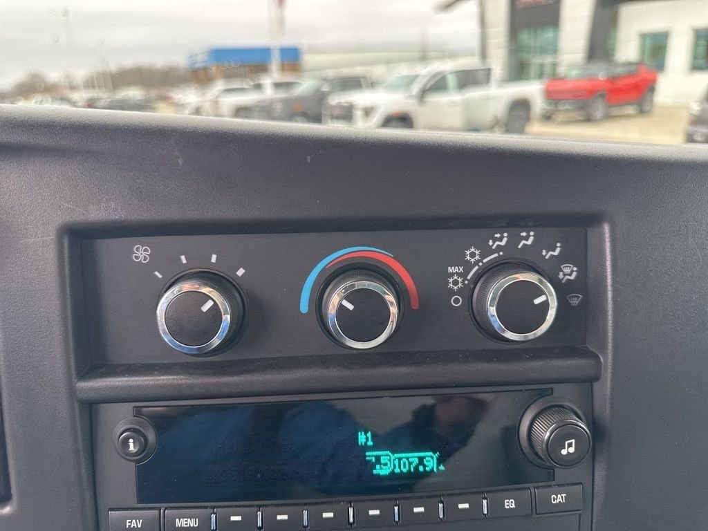 Used 2024 Chevrolet Express 3500 w/ Power Convenience Package image 15