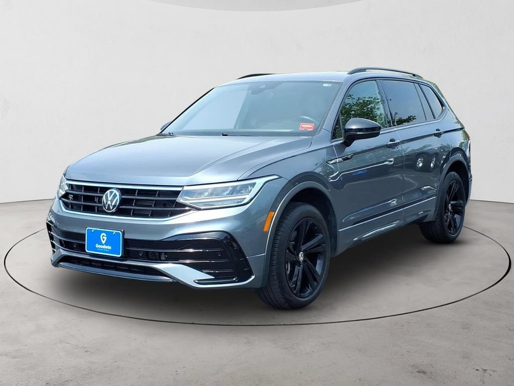 Used 2024 Volkswagen Tiguan SE R-Line