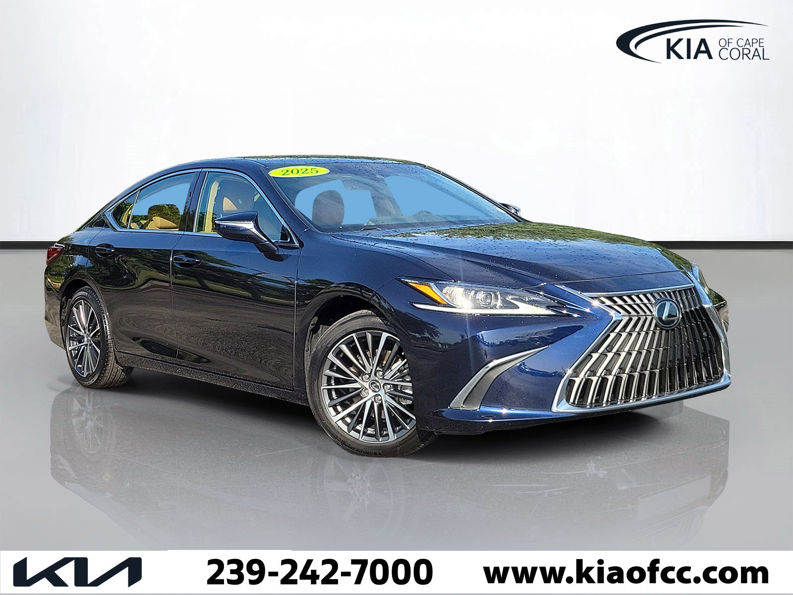 Used 2025 Lexus ES 350 w/ Premium Package FWD image 1