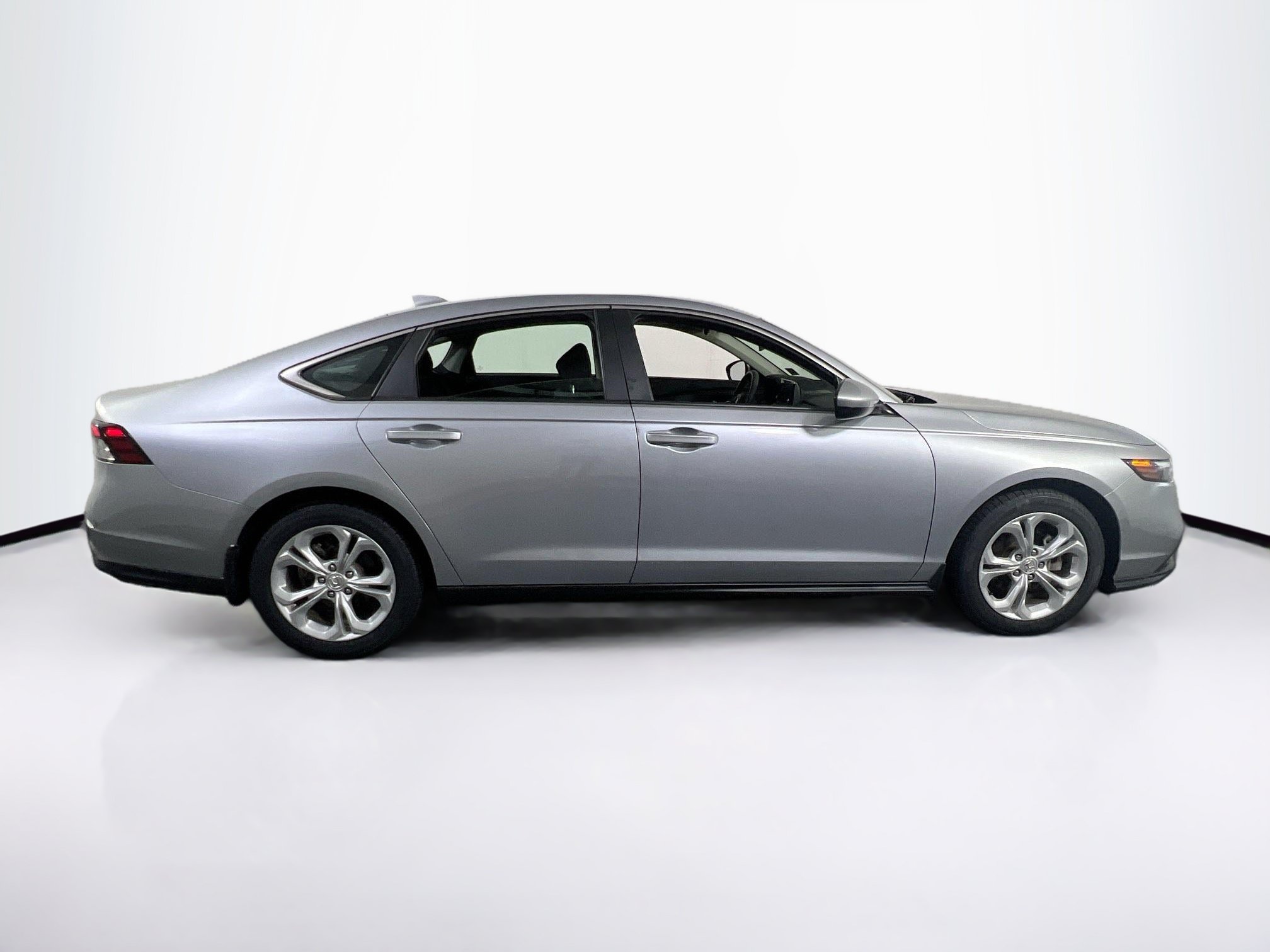 Used 2023 Honda Accord LX image 4