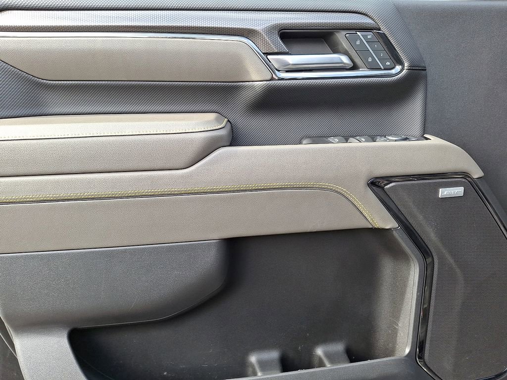 Used 2024 Chevrolet Silverado 2500 ZR2 w/ Technology Package image 9