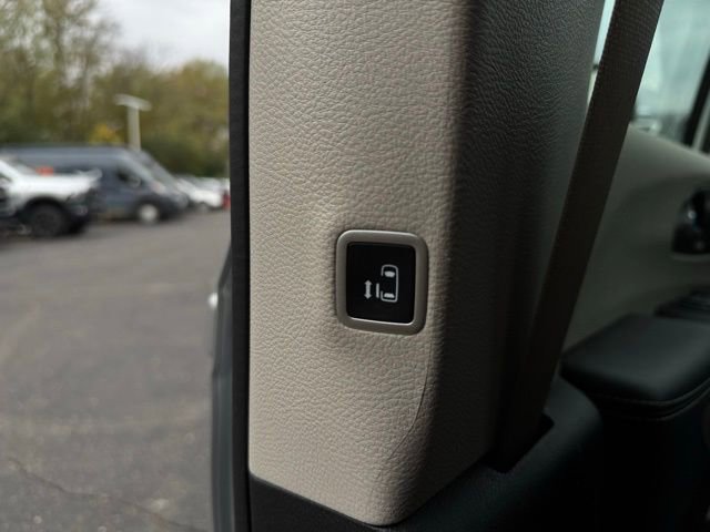 Certified 2024 Chrysler Pacifica Touring-L image 24