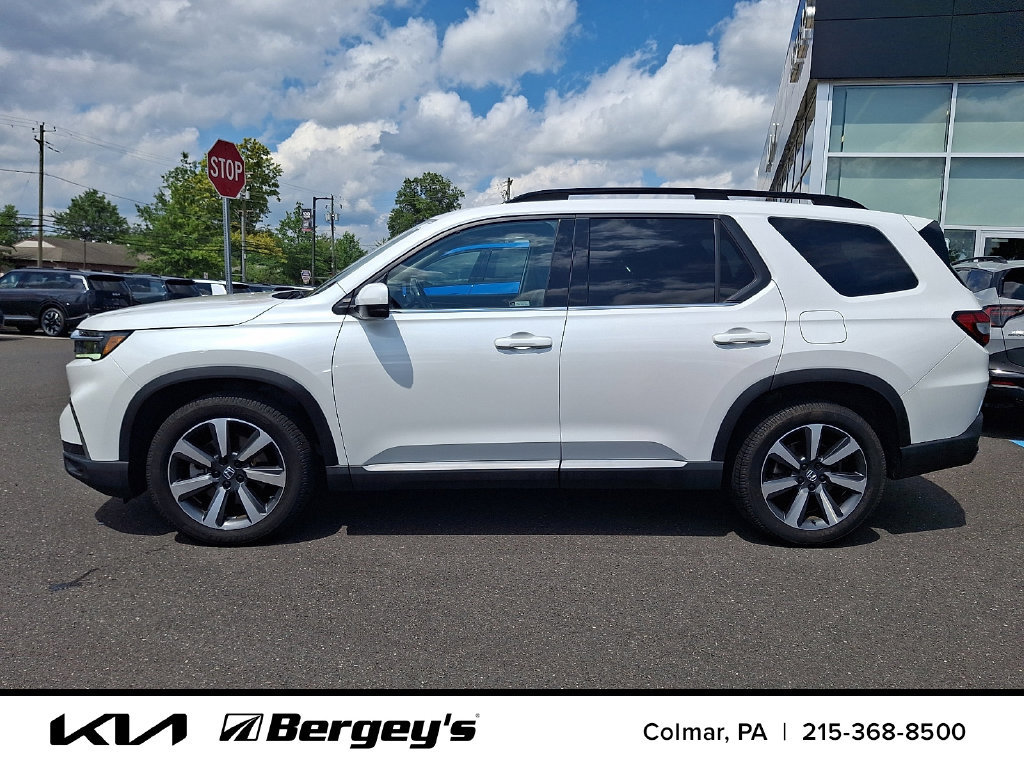 Used 2023 Honda Pilot Touring image 9