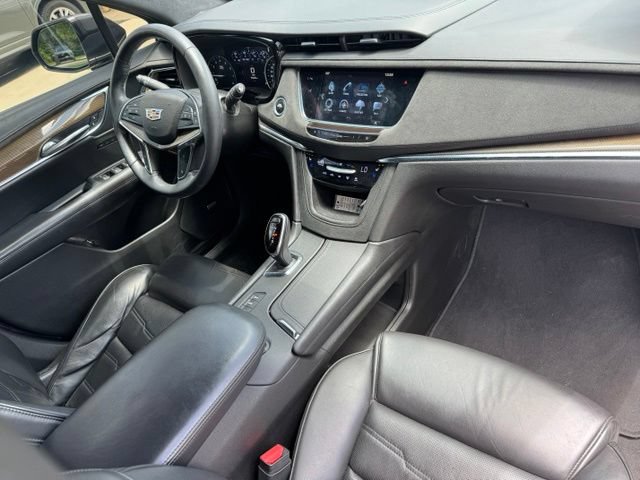 Used 2017 Cadillac XT5 Platinum w/ Driver Assist Package AWD/4WD image 31