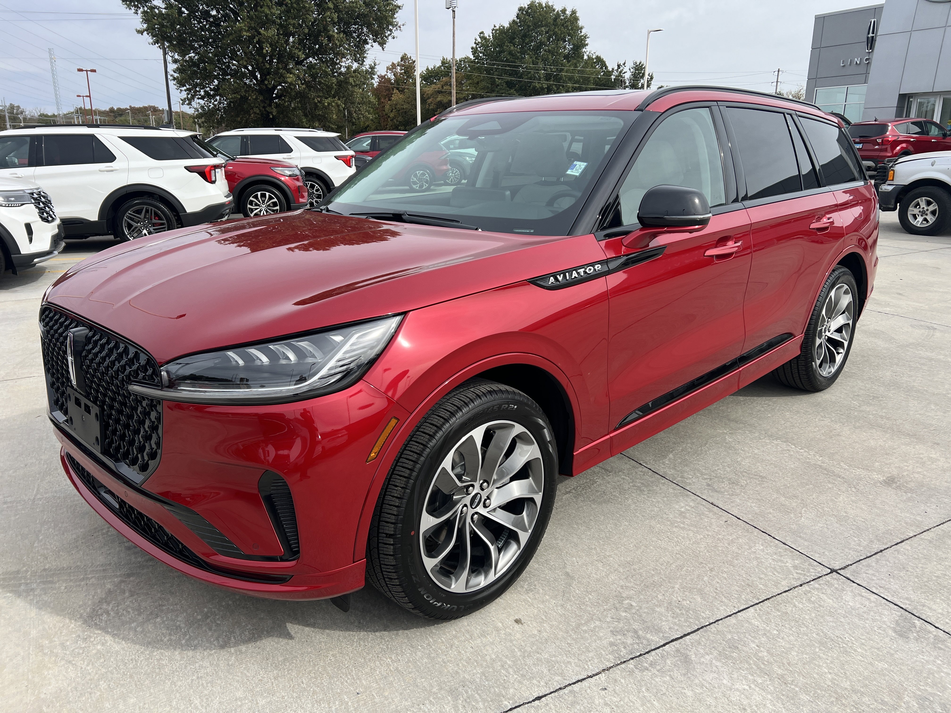 New 2026 Lincoln Aviator AWD image 4