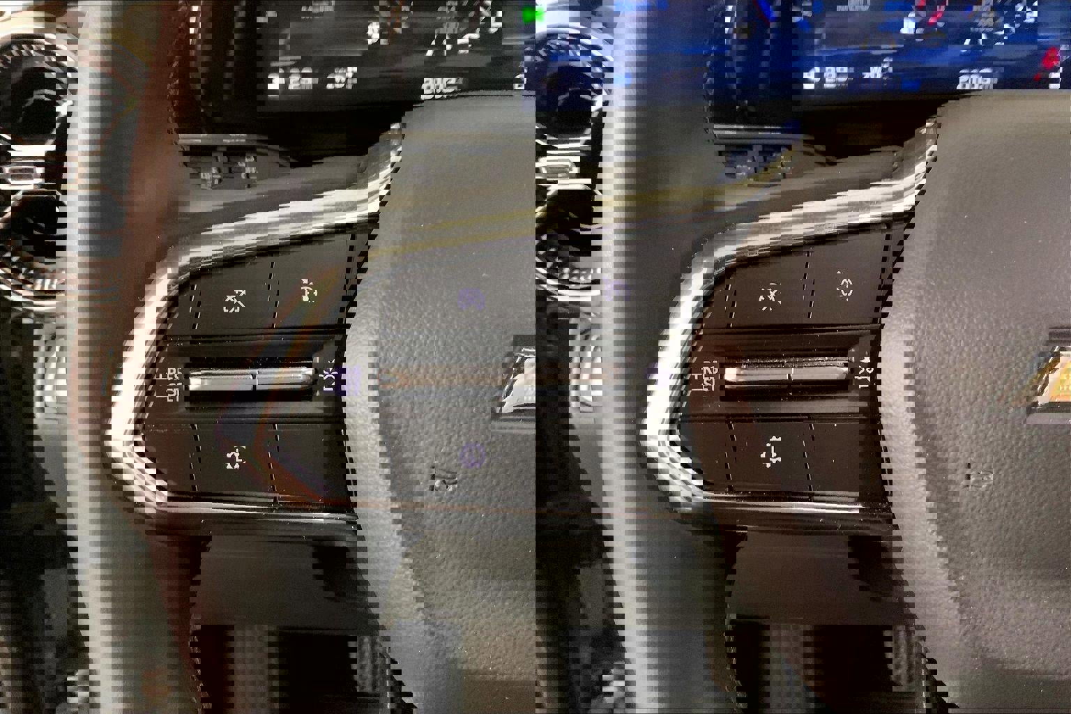 Used 2025 Chevrolet Equinox LT image 18