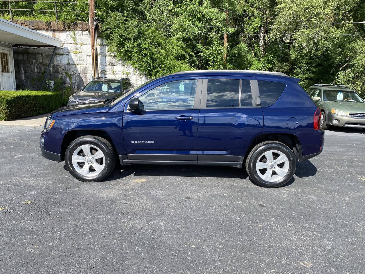 Used 2016 Jeep Compass Sport w/ Power Value Group AWD/4WD image 2