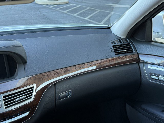 Used 2013 Mercedes-Benz S 550 4MATIC w/ Sport Pkg image 26