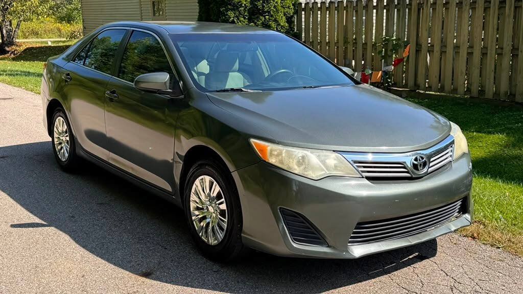 Used 2012 Toyota Camry FWD image 10