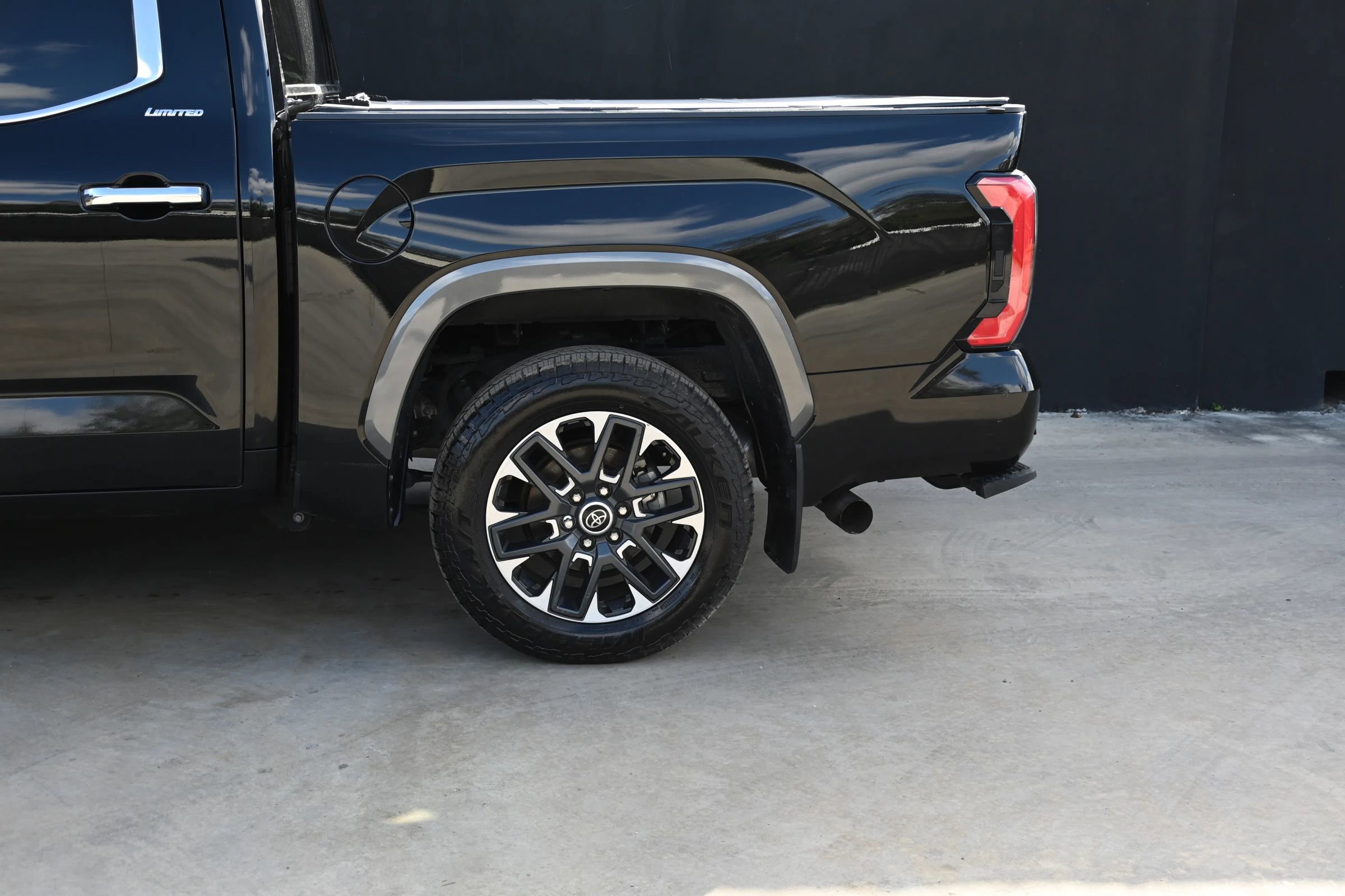 Used 2022 Toyota Tundra Limited image 8