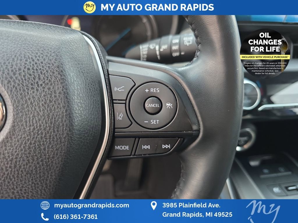 Used 2024 Toyota Venza LE image 16