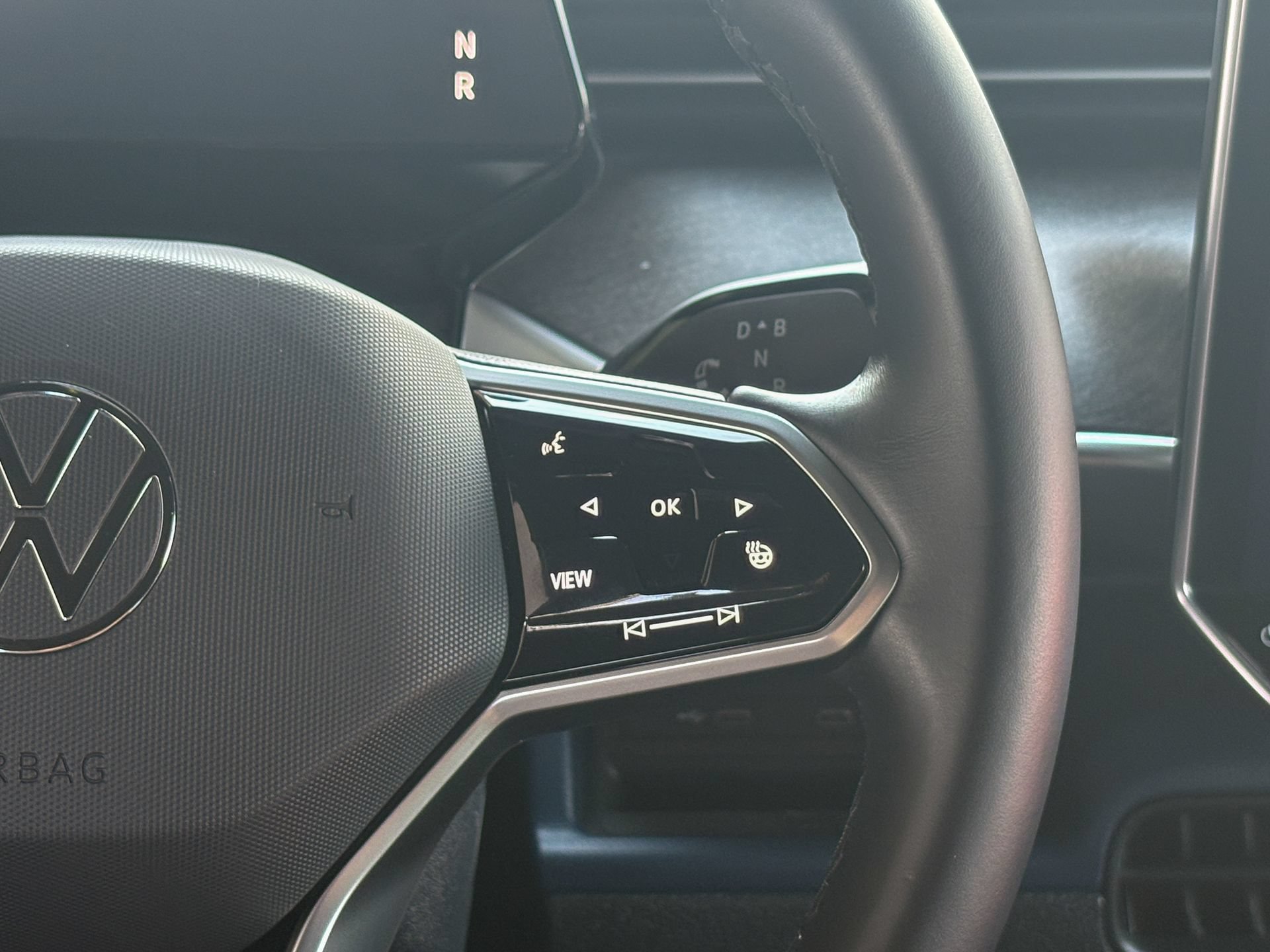 Used 2025 Volkswagen ID. Buzz Pro S RWD image 36