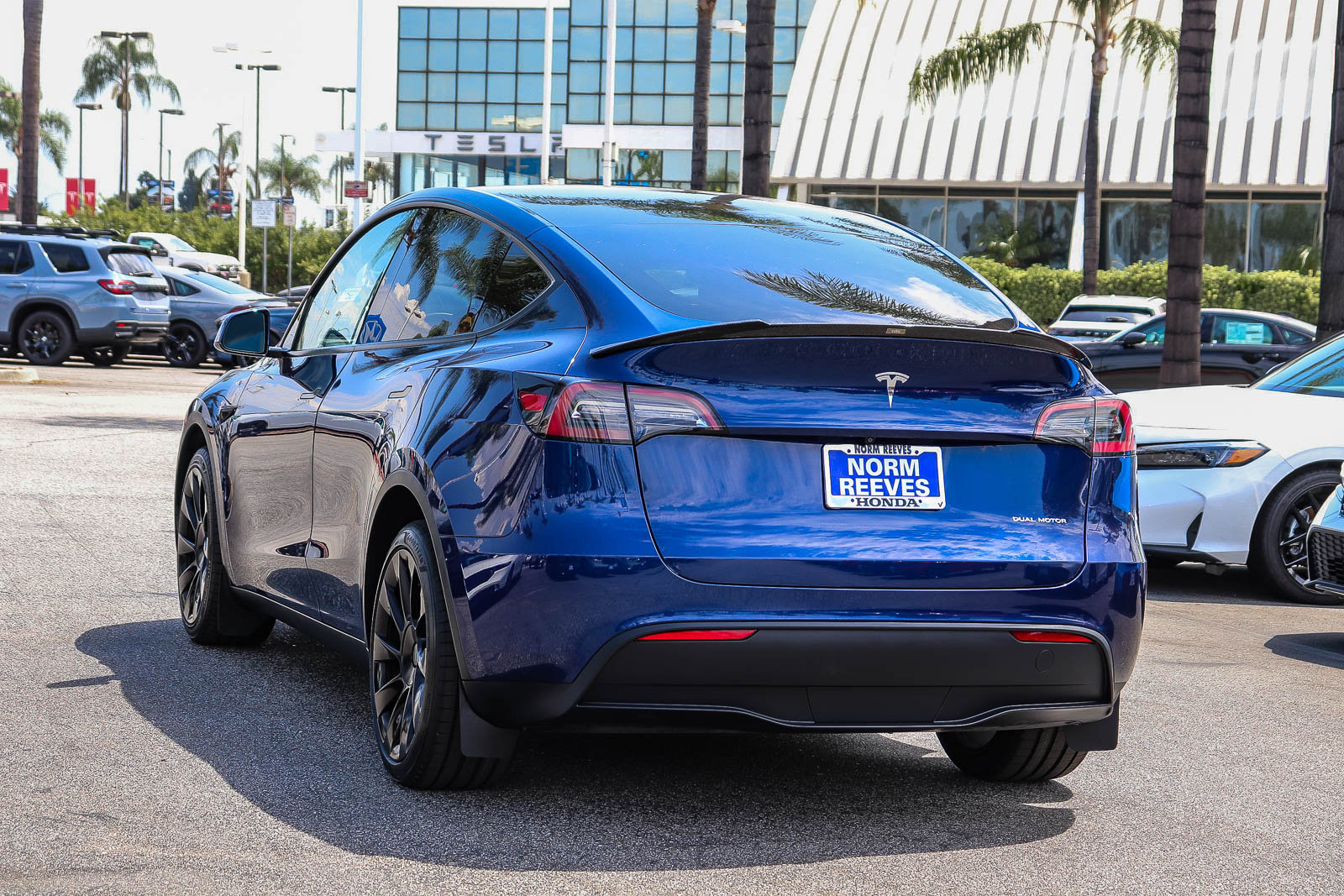 Used 2023 Tesla Model Y Long Range AWD/4WD image 13