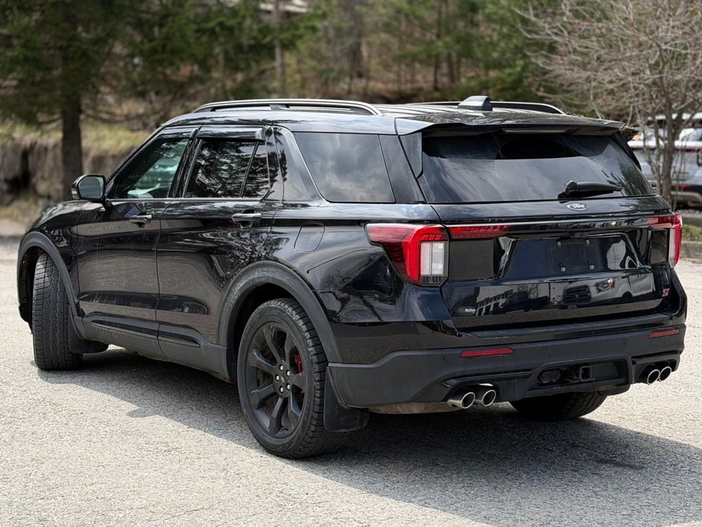 Used 2025 Ford Explorer ST AWD/4WD image 3