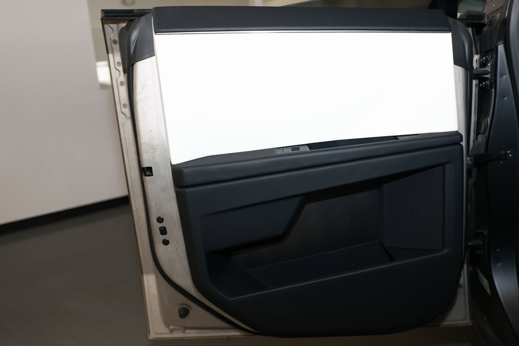 Used 2024 Tesla Cybertruck AWD Crew Cab image 21