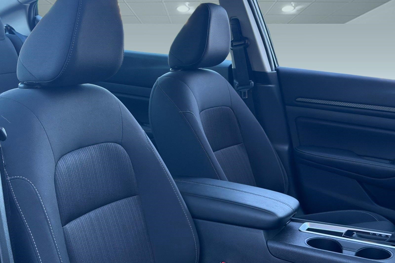 Used 2025 Nissan Altima 2.5 SV image 31