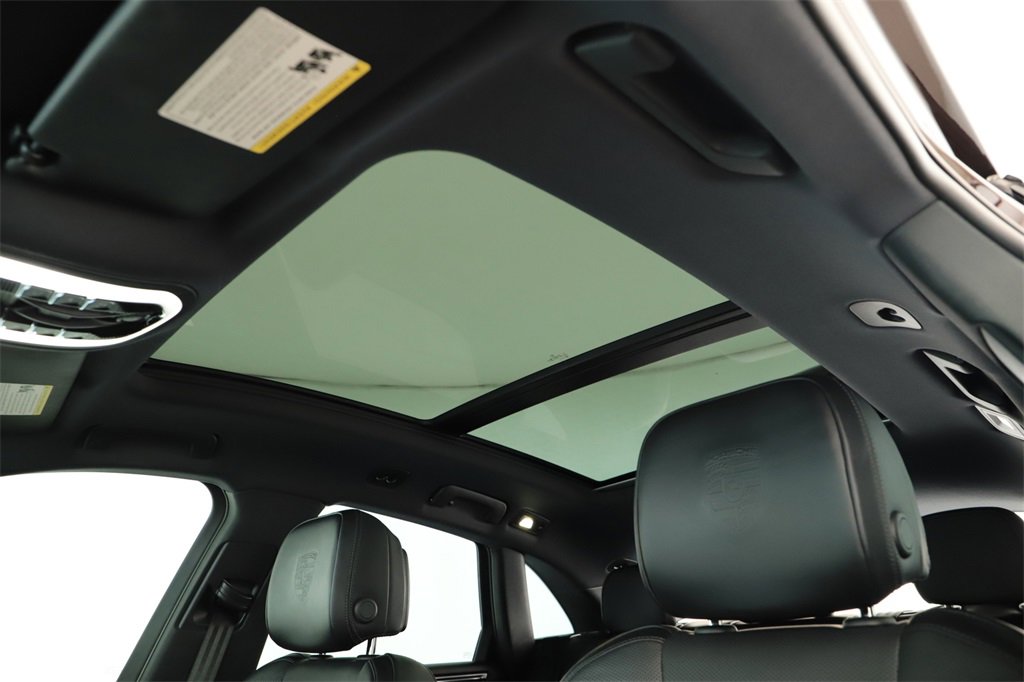 Used 2023 Porsche Macan Turbo image 25