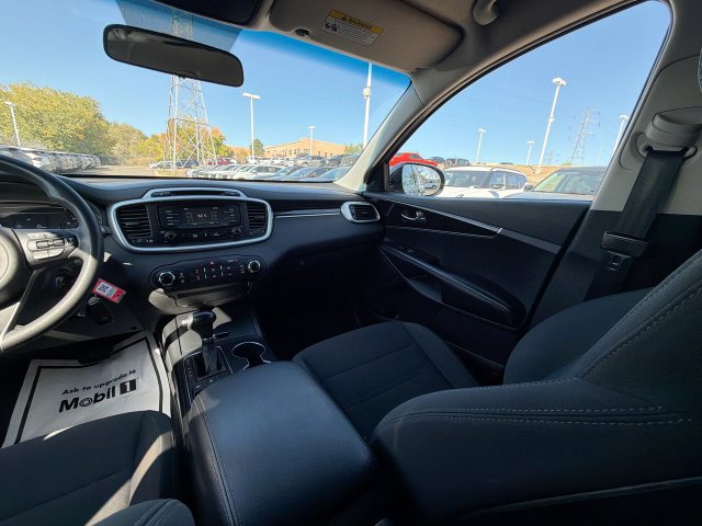 Used 2018 Kia Sorento LX AWD/4WD image 13