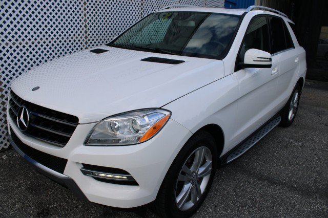 Used 2014 Mercedes-Benz ML 350 BlueTEC 4MATIC w/ Premium 1 Package image 2