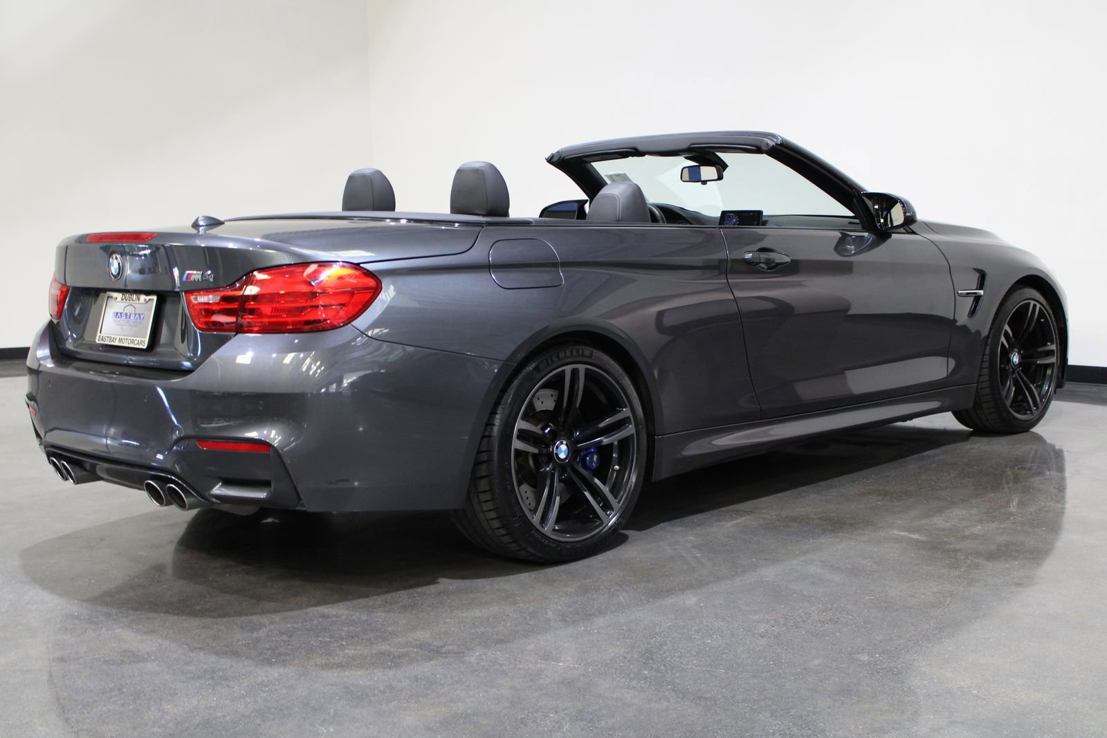 Used 2015 BMW M4 Convertible image 11