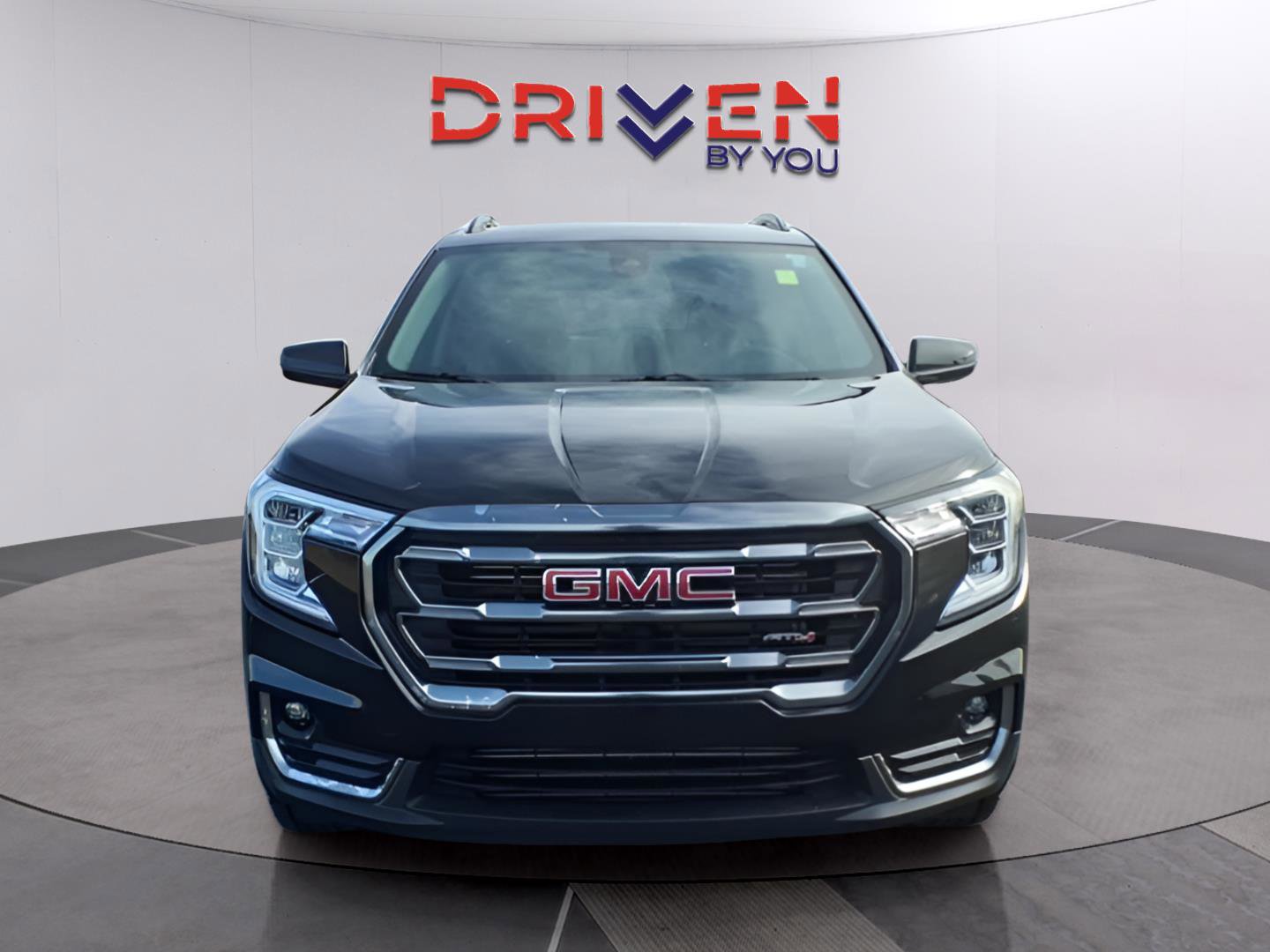Used 2024 GMC Terrain AT4 image 10